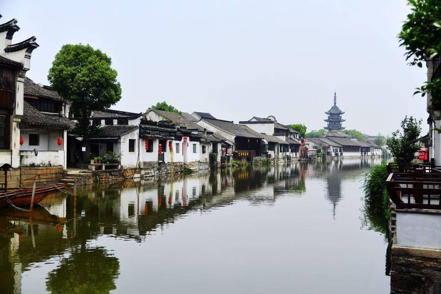 城镇化是让农民进城，还是说把农村建设成城镇一样？为何这么说？-Nike的研究-2025-05-28已更新